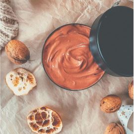 Kořeněné oříškové šlehané tělové máslo s (pod)zimní vůní - jak ho vyrobit? Kořeněné oříškové šlehané tělové máslo s (pod)zimní vůní - jak ho vyrobit?