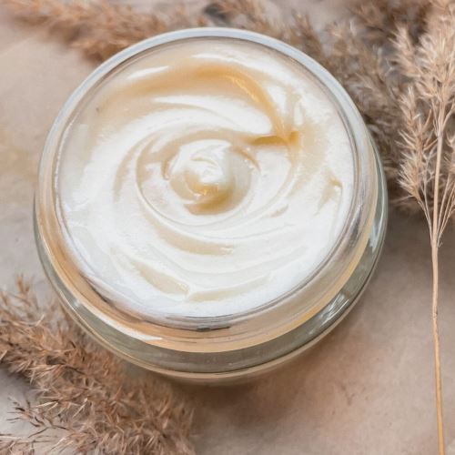 Luxusný pleťový kondicionér – ošetrujúce telové maslo Luxusný pleťový kondicionér – ošetrujúce telové maslo